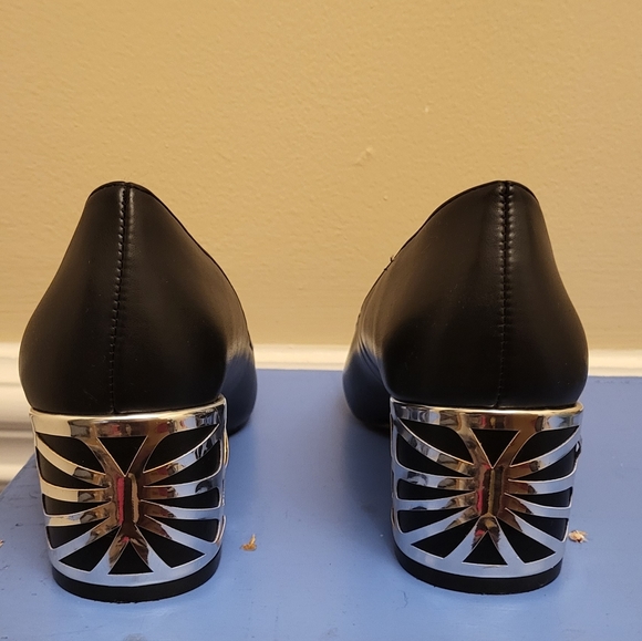 Vegan leather cutout pumps LNWB Floral Accent Heels - Picture 5 of 7